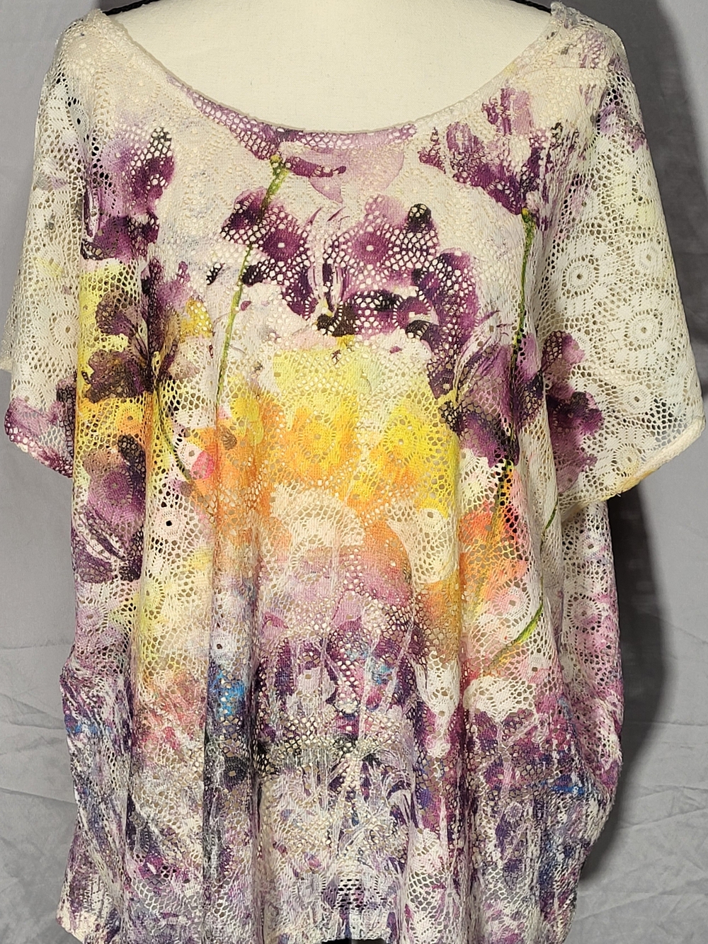 Bobeau Cream Lace Tunic with Purple & Yellow Floral Print Size M